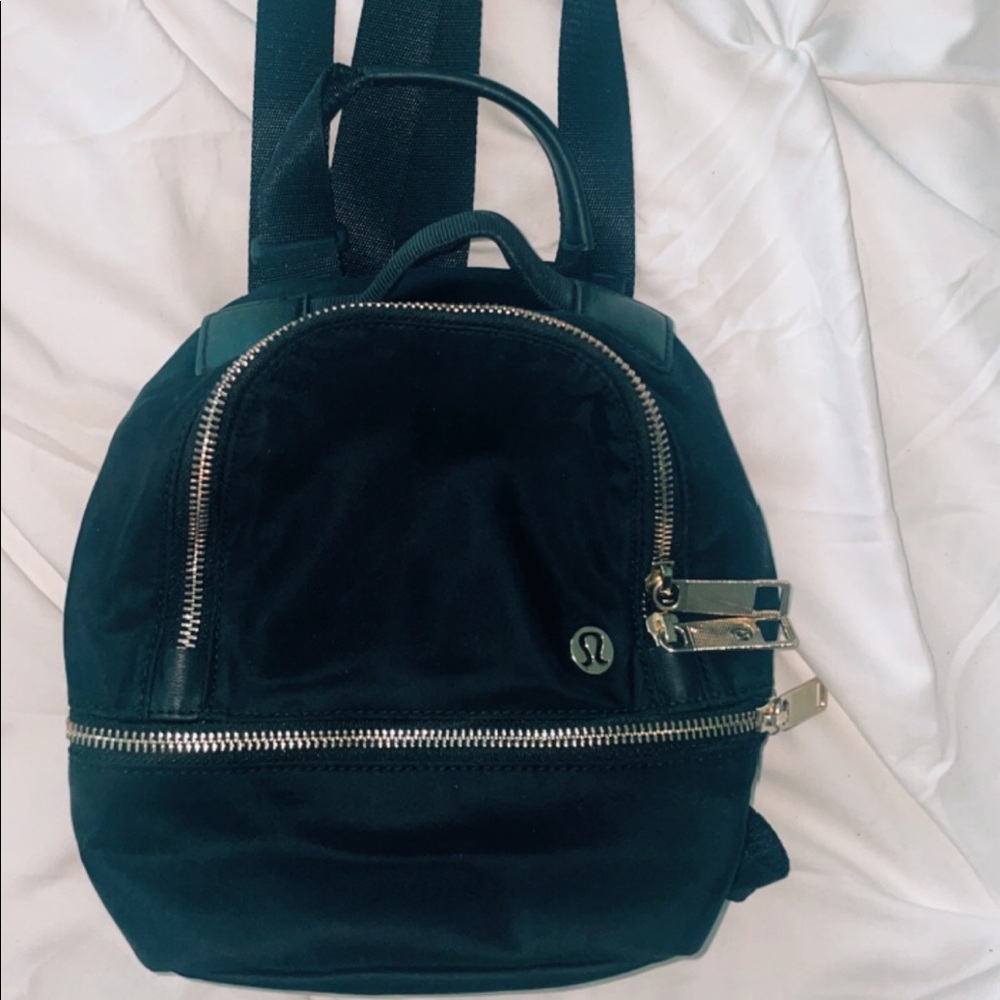 LULU LEMON mini city adventure backpack